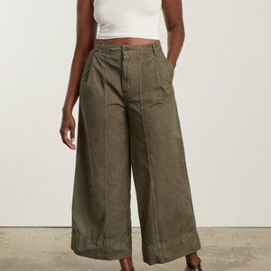 Everlane The Tourist wide leg green pants